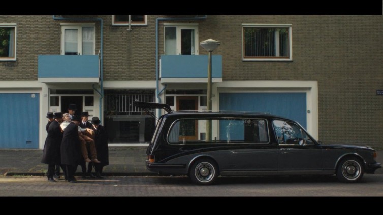 Sire-campagne richt zich met zwarte humor op senioren: ‘Je bent nooit te oud om te leven’